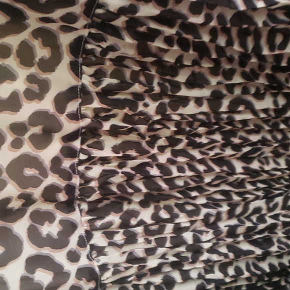 Animal Print Buttoned Blouse w/ under shell - Picture 3 of 8